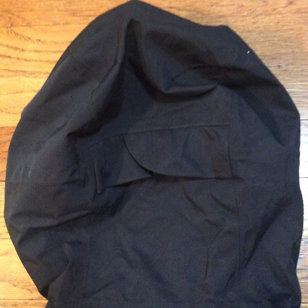 Lululemon Rain Jacket - Picture 16 of 16